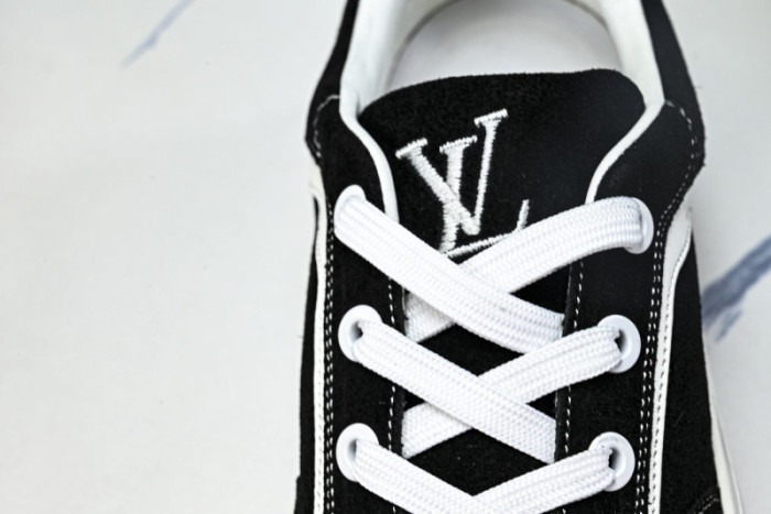 LV SNEAKER FOR-LV402