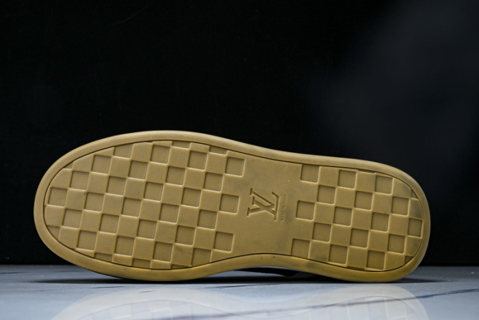 LV SNEAKER FOR-LV402