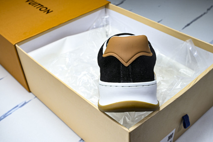 LV SNEAKER FOR-LV402