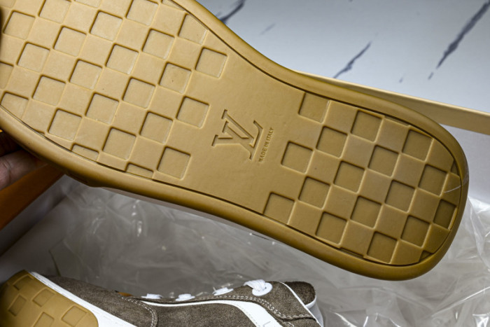 LV SNEAKER FOR-LV403