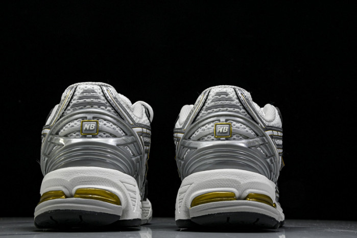 new Ba1an*e 1906r white rain cloud silver metallic m1906ri