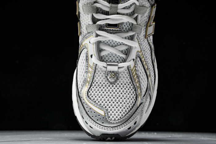 new Ba1an*e 1906r white rain cloud silver metallic m1906ri