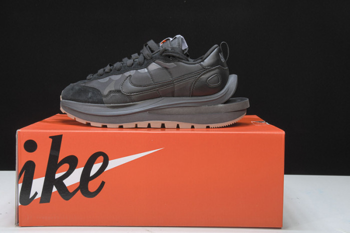 Nike Vaporwaffle Sacai Black Gum DD1875-001