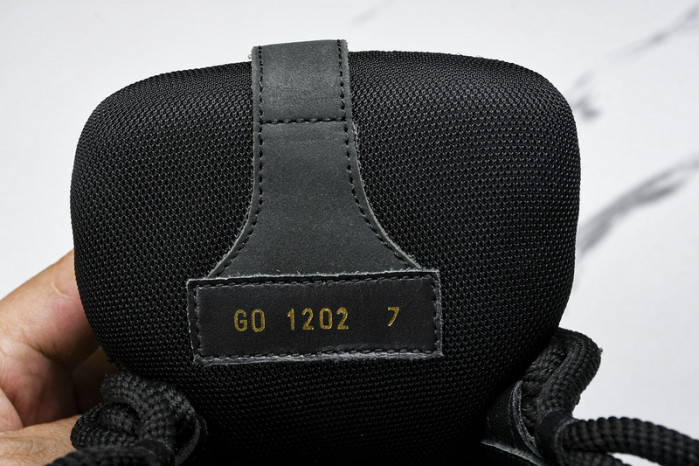 LV SNEAKER LOW 081501