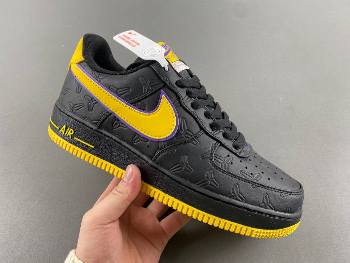 Kobe Bryant x Nike Air Force 1 Low  HV5122-001