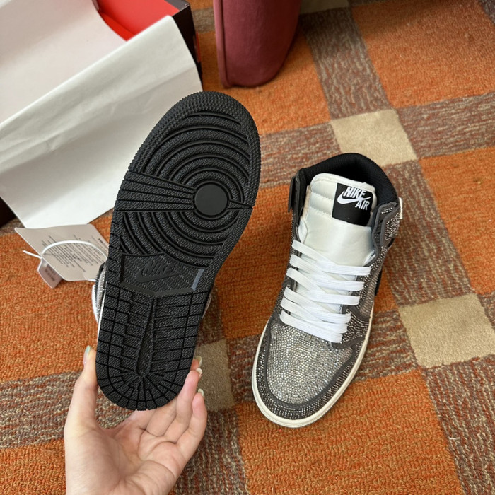 AIR JORDAN 1 RETRO  AJ-11