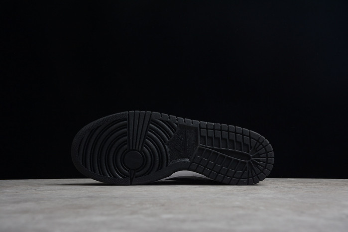 Nike Dunk Low "Black Paisley