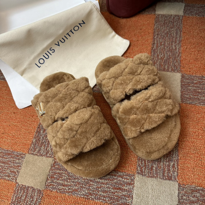 LV SLIPPERS