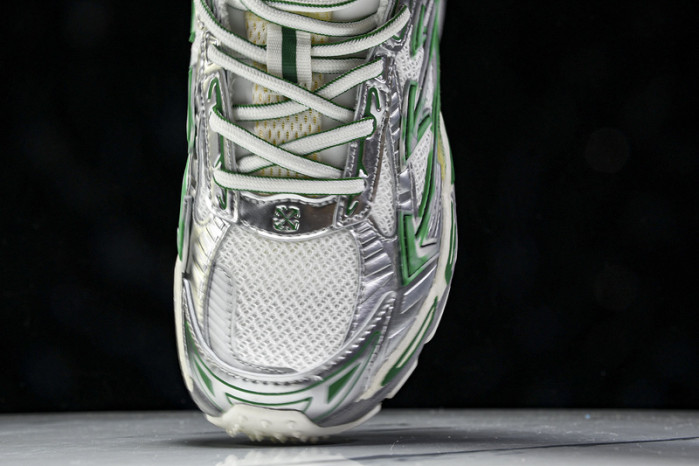 OF C/O  SNEAKER  FOR-022303