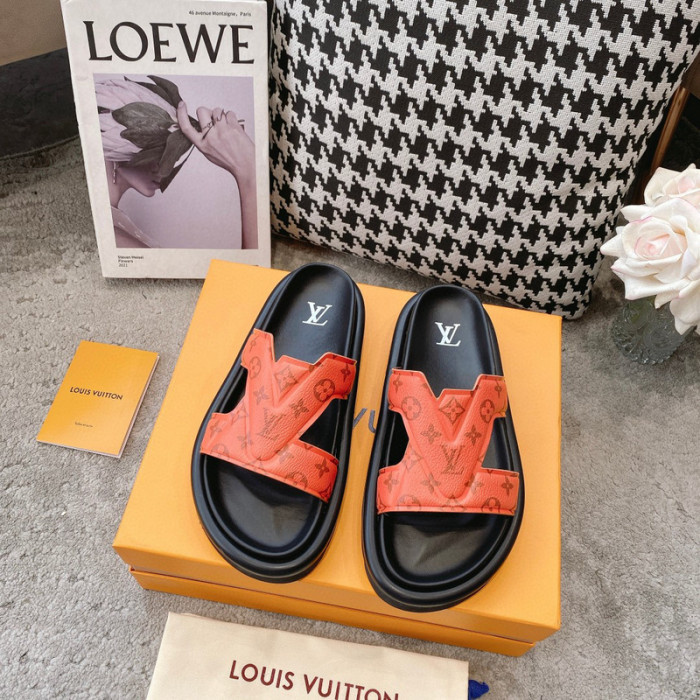 LV SLIPPERS