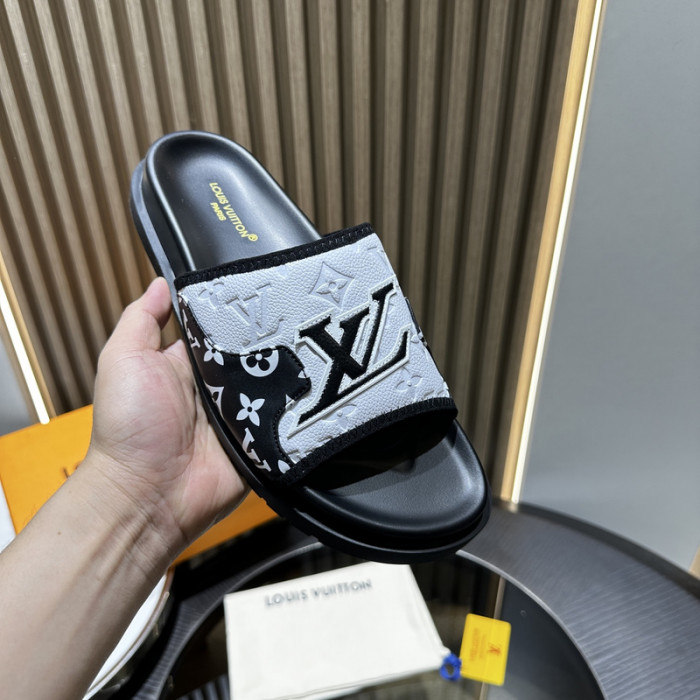 LV SLIPPERS