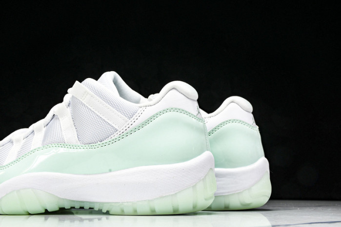 Air Jordan 11 Low “Igloo AH7860-103