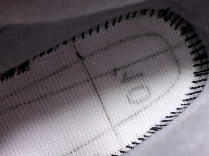 Air Jordan 4 Retro Bred (2019) 308497-060