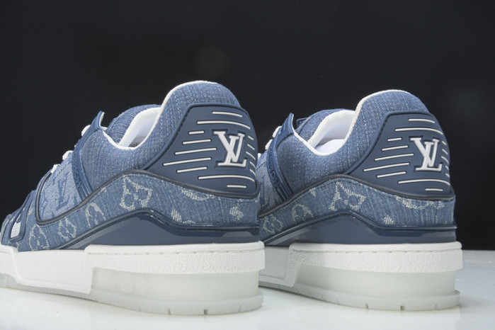 LV SNEAKER LOW YEE-010