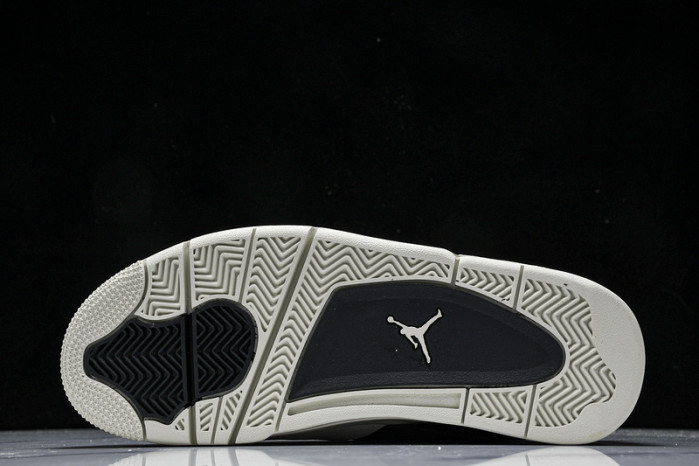 Air Jordan 4 RM “Black/Light Bone”  FQ7939-001