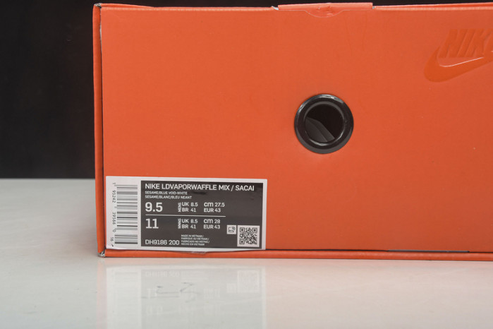 Sacai x Jean Paul Gaultier x Nk VaporWaffle DH9186-200