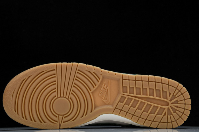 Nike Dunk Low LX “Gorge Green FJ2260-002