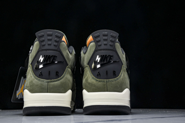 UNDEFEATED x Air Jordan 4 OG IB1519-200