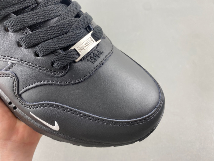 Svp*me x nike air max 1