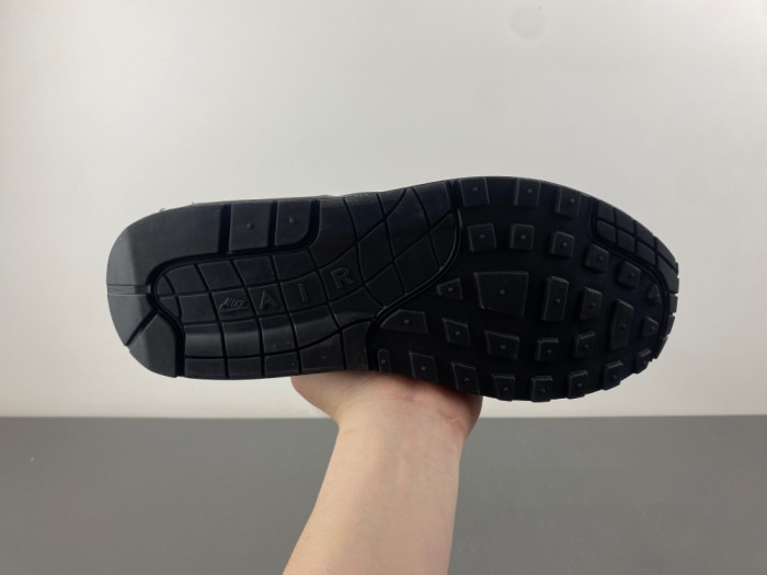 Svp*me x nike air max 1