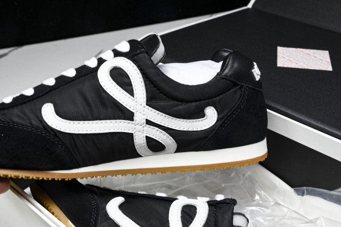 L*0ewe Ballet Runner  LW-FOR03