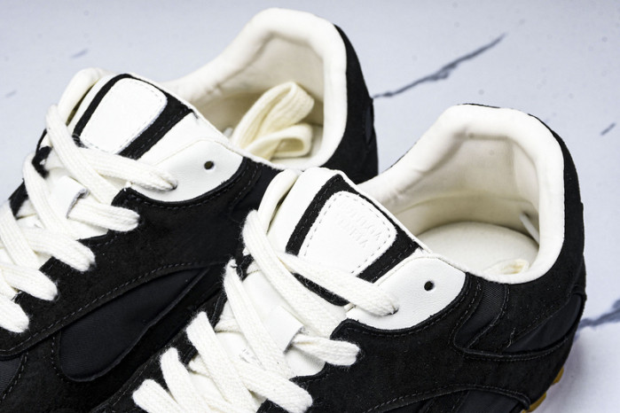 b0tt*ga Ven*ta sneaker