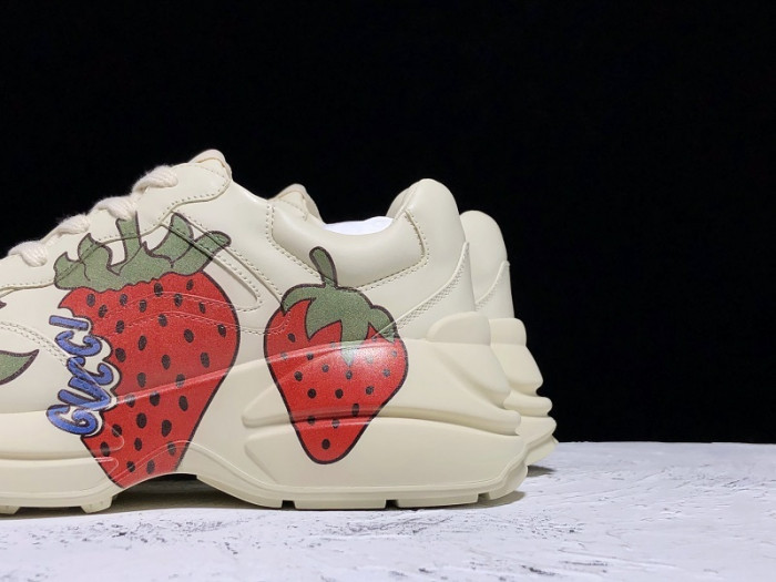 Gv*c trainer sneaker 576963 drw00 9522