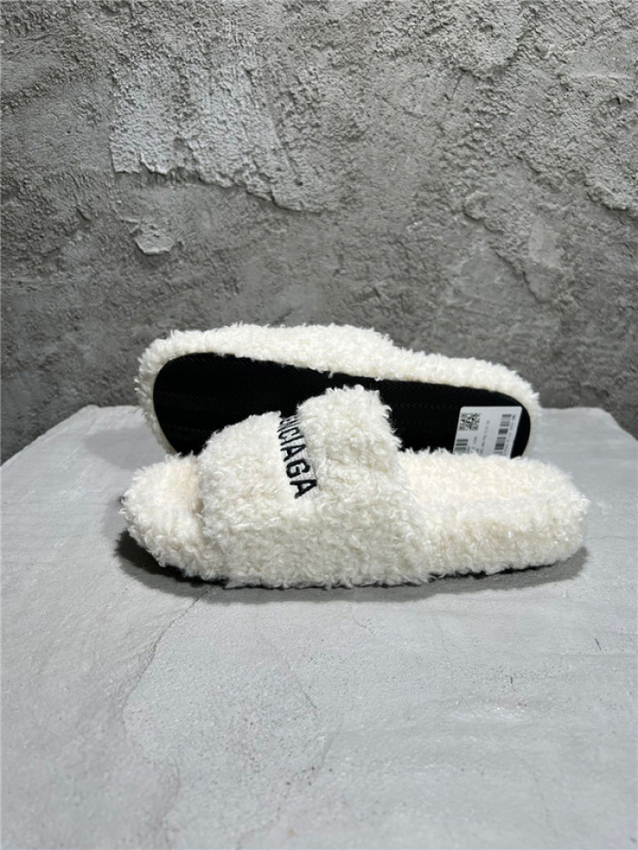 BLCG SLIPPERS