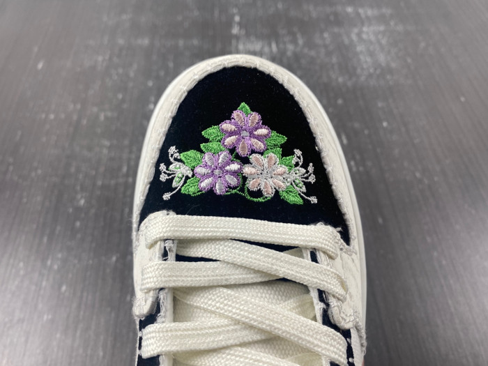 Nike SB Dunk Low Decon 