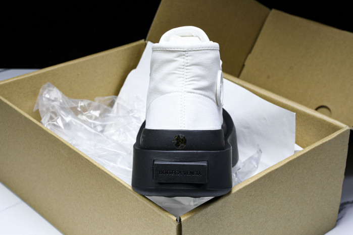 b0tt*ga Ven*ta jumbo sneaker