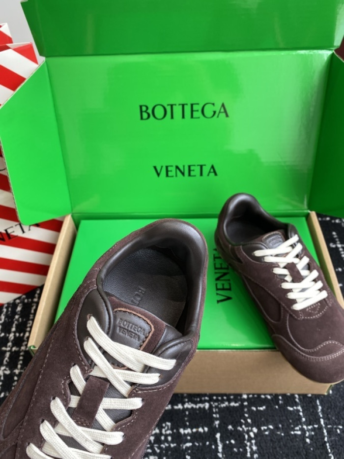 b0tt*ga Ven*ta sneaker
