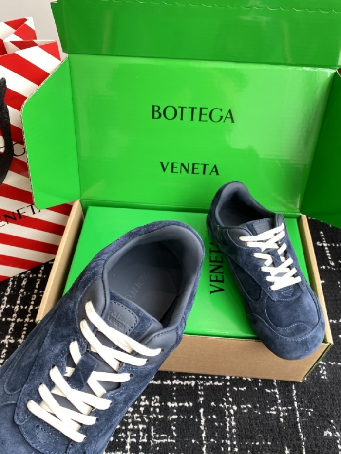 b0tt*ga Ven*ta sneaker