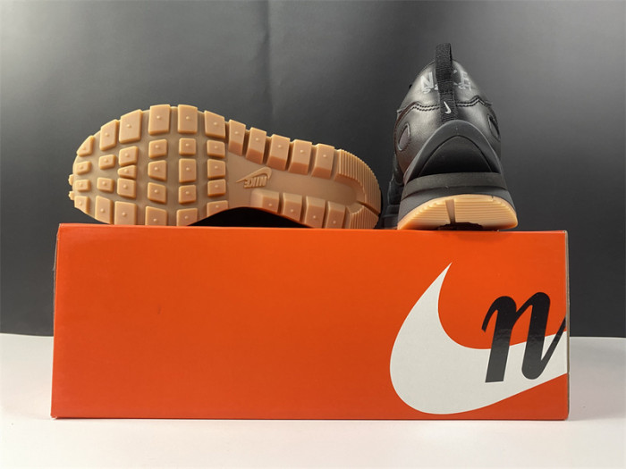 Nike Vaporwaffle Sacai Black Gum DD1875-001