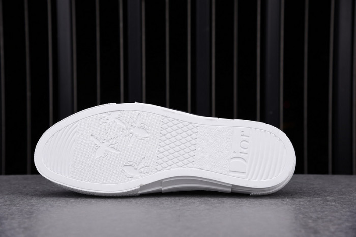 D10R B23 Sneakers Low Top